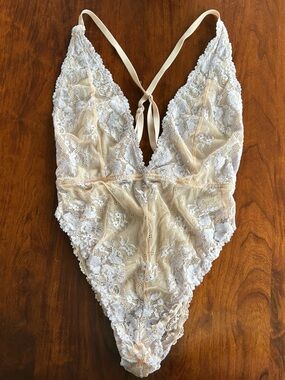 Unbranded Ivory Lingerie Bodysuit w/ Lavender Lace Accents